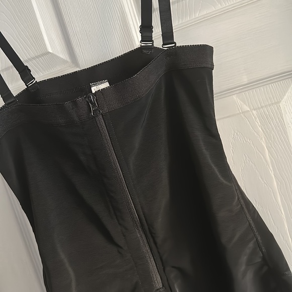 No Waist Allowed | Everyday Waist Slimming Shapewear with Straps - Picture 6 of 15